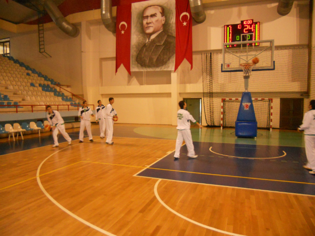 Bilinçli Gençler Derneği - Türkiye Bilinçli Gençlik Projesi - "SPORUN ÖĞRENCİLERE SEVDİRİLMESİ" - Seyhan Anadolu Lisesi - ADANA