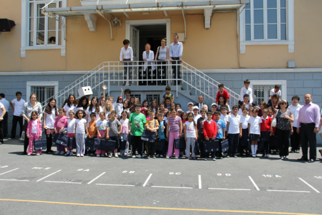 Bilinçli Gençler Derneği - Türkiye Bilinçli Gençlik Projesi - "KARDEŞİM OLUR MUSUN?" - Saint Michel Fransız Lisesi - İSTANBUL