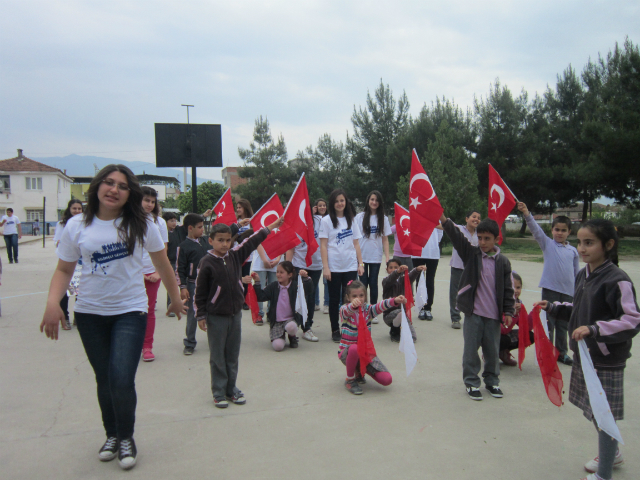 Bilinçli Gençler Derneği - Türkiye Bilinçli Gençlik Projesi - "ÇOCUKLAR SEVİNSİN DİYE" - Nazilli Anadolu Sağlık Meslek Lisesi - AYDIN