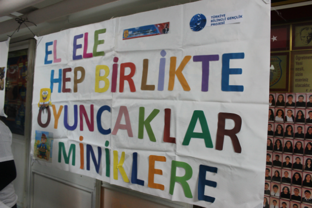 Bilinçli Gençler Derneği - Türkiye Bilinçli Gençlik Projesi - "EL ELE HEP BİRLİKTE, OYUNCAKLAR MİNİKLERE" - Nazilli Anadolu Öğretmen Lisesi - AYDIN