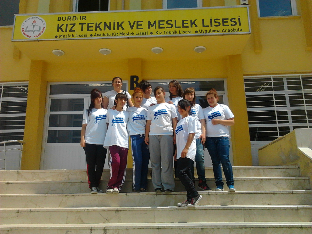 Bilinçli Gençler Derneği - Türkiye Bilinçli Gençlik Projesi - "ATMAYALIM, YAKMAYALIM, TOPLAYALIM" - Burdur Kız Teknik ve Meslek Lisesi - BURDUR