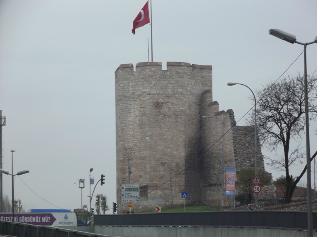 Bilinçli Gençler Derneği - Türkiye Bilinçli Gençlik Projesi - "ŞEHİTLİĞİ ZİYARET" - Yakacık Teknik ve Endüstri Meslek Lisesi - İSTANBUL