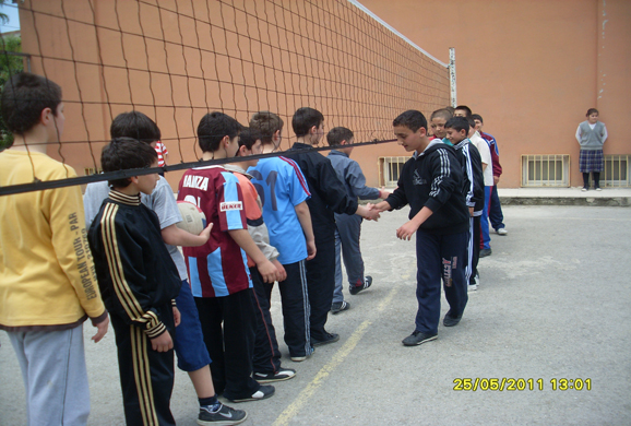 Bilinçli Gençler Derneği - Türkiye Bilinçli Gençlik Projesi - "HAYATIN HER AŞAMASINDA SPOR" - Osmanbaba İlköğretim Okulu - TRABZON