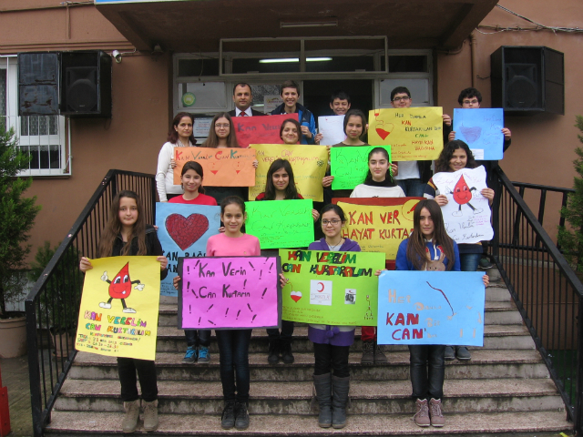 Bilinçli Gençler Derneği - Türkiye Bilinçli Gençlik Projesi - "KAN VERELİM CAN KURTARALIM" - Bergama Zübeyde Hanım Ortaokulu - İZMİR