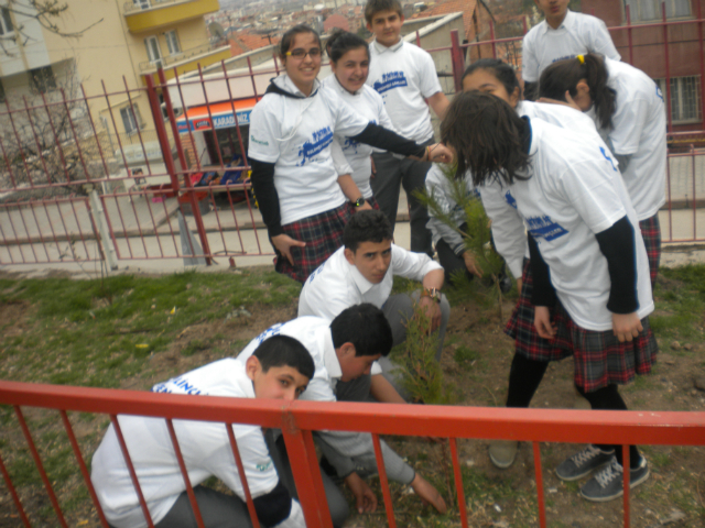 Bilinçli Gençler Derneği - Türkiye Bilinçli Gençlik Projesi - "ANADOLUYU AĞAÇLANDIRMAYA GİDİYORUZ" - Anadolu Ortaokulu - ANKARA
