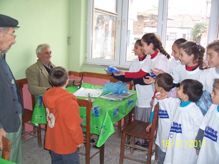 Bilinçli Gençler Derneği - Türkiye Bilinçli Gençlik Projesi - "HER KAPAK BİR UMUT" - Kocaavşar İlköğretim Okulu - BALIKESİR