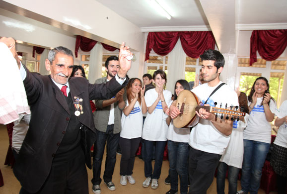 Bilinçli Gençler Derneği - Türkiye Bilinçli Gençlik Projesi - "BİLİNÇLİ GENÇLER HUZUREVİNDE" - Gaziantep Üniversitesi Bilinçli Gençler Topluluğu - GAZİANTEP