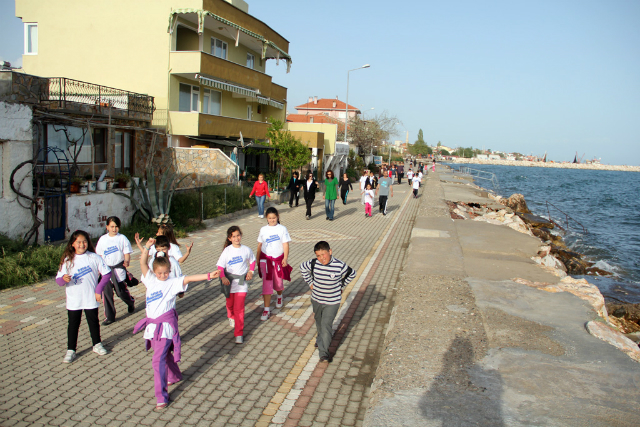 Bilinçli Gençler Derneği - Türkiye Bilinçli Gençlik Projesi - "AİLECEK SPOR YAPIYORUZ" - Küçükkuyu İlköğretim Okulu - ÇANAKKALE