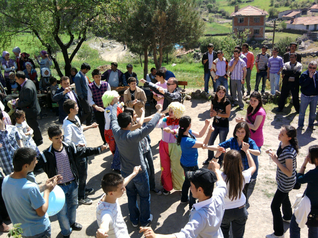 Bilinçli Gençler Derneği - Türkiye Bilinçli Gençlik Projesi - "BU BAYRAM BİRLİKTE OLALIM" - Bigadiç Cumhuriyet Lisesi - BALIKESİR