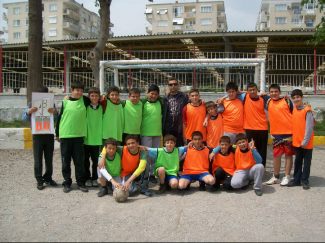 Bilinçli Gençler Derneği - Türkiye Bilinçli Gençlik Projesi - "SPOR YAP VÜCUDUN, MÜZİK DİNLE RUHUN GELİŞŞİN" - Çamkıran İlköğretim Okulu - İZMİR