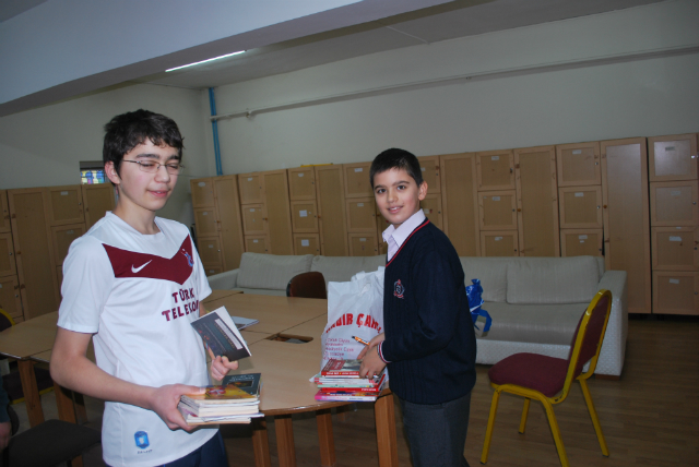 Bilinçli Gençler Derneği - Türkiye Bilinçli Gençlik Projesi - "EL ELE VAN" - Samandıra İlköğretim Okulu - İSTANBUL