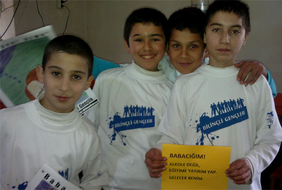 Bilinçli Gençler Derneği - Türkiye Bilinçli Gençlik Projesi - "BAĞIMLI OLMAYAN BİLİNÇLİ GENÇLİK" - Kabakdere İlköğretim Okulu - BALIKESİR