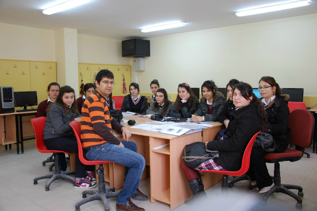 Bilinçli Gençler Derneği - Türkiye Bilinçli Gençlik Projesi - "BENİM GÖZÜMDEN BAKAR MISIN?" - Bucak Kız Teknik ve Meslek Lisesi - BURDUR
