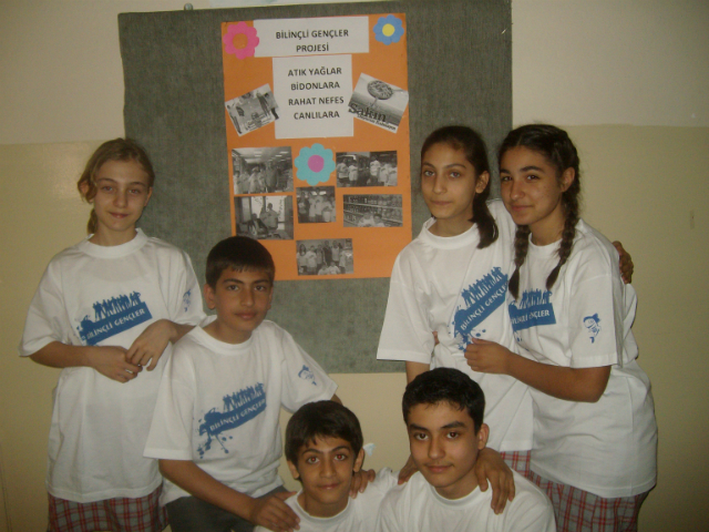 Bilinçli Gençler Derneği - Türkiye Bilinçli Gençlik Projesi - "ATIK YAĞLAR BİDONLARA, RAHAT NEFES CANLILARA" - İsmet Yorgancılar İlköğretim Okulu - İZMİR