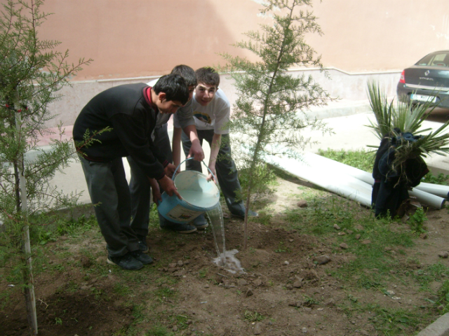 Bilinçli Gençler Derneği - Türkiye Bilinçli Gençlik Projesi - "ÇEVRE TEMİZLİĞİ VE AĞAÇLANDIRMA" - Menemen Anadolu İmam Hatip Lisesi - İZMİR