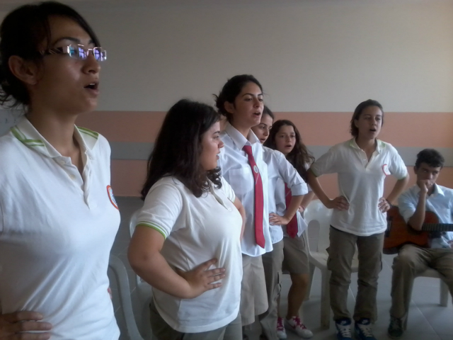 Bilinçli Gençler Derneği - Türkiye Bilinçli Gençlik Projesi - "SİZİN İÇİN ÇALIYOR BİRLİKTE SÖYLÜYORUZ" - Toki Anadolu Lisesi - ÇANAKKALE