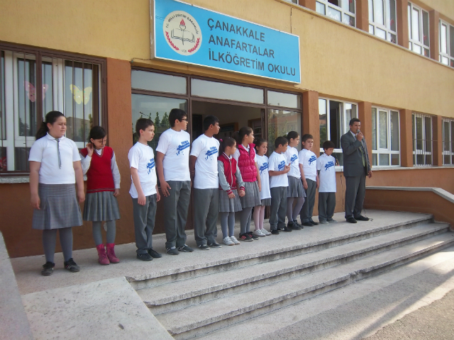 Bilinçli Gençler Derneği - Türkiye Bilinçli Gençlik Projesi - "İNSANIMIZ İÇİN TOPLUYORUZ" - Anafartalar İlköğretim Okulu - ÇANAKKALE