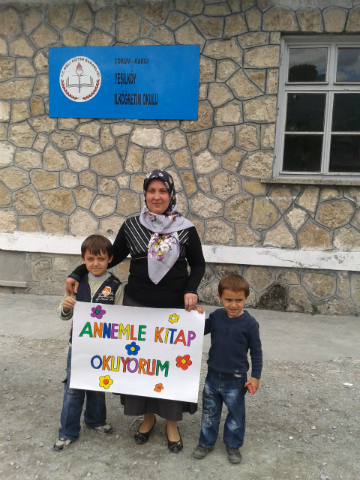 Bilinçli Gençler Derneği - Türkiye Bilinçli Gençlik Projesi - "ANNEMLE KİTAP OKUYORUM" - Kargı Yeşilköy İlköğretim Okulu - ÇORUM