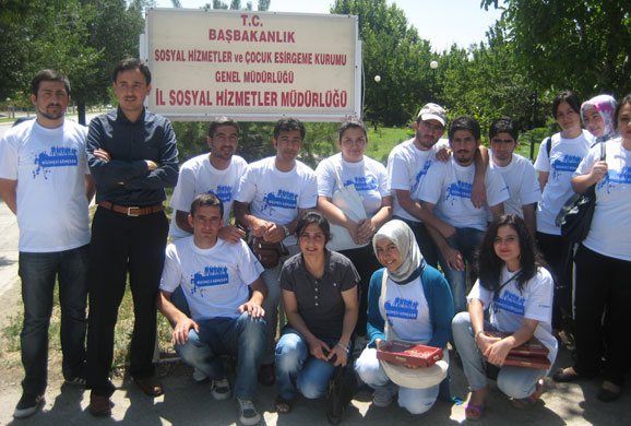 Bilinçli Gençler Derneği - Türkiye Bilinçli Gençlik Projesi - "ERZİNCAN BİLİNÇLİ GENÇLERİNDEN DÜNÜN GENÇLERİNE ZİYARET" - Erzincan Üniversitesi Bilinçli Gençler Kulübü - ERZİNCAN