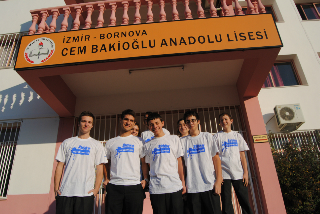 Bilinçli Gençler Derneği - Türkiye Bilinçli Gençlik Projesi - "DEPREMZEDELERE YARDIM KAMPANYASI" - Cem Bakioğlu Anadolu Lisesi - İZMİR