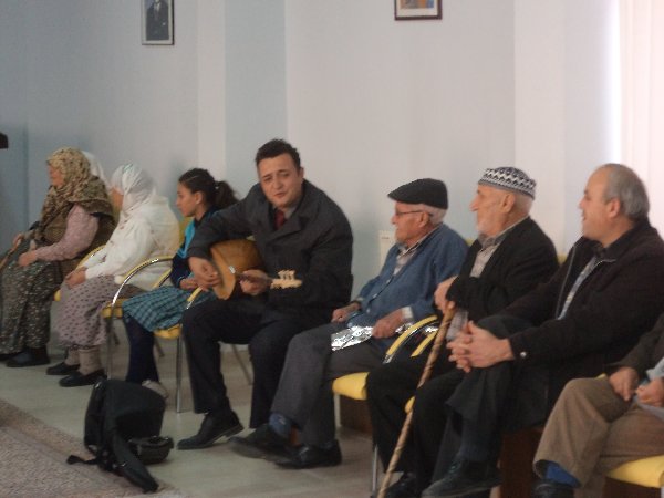 Bilinçli Gençler Derneği - Türkiye Bilinçli Gençlik Projesi - "HUZUREVİ ZİYARETLERİ" - Zehra Suna Manasır İlköğretim Okulu - DENİZLİ