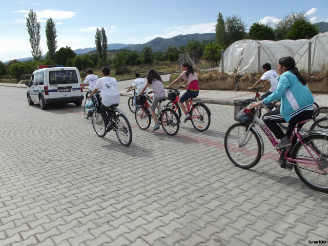 Bilinçli Gençler Derneği - Türkiye Bilinçli Gençlik Projesi - "BİR PEDAL DA SEN ÇEVİR" - Turan İlköğretim Okulu - AYDIN