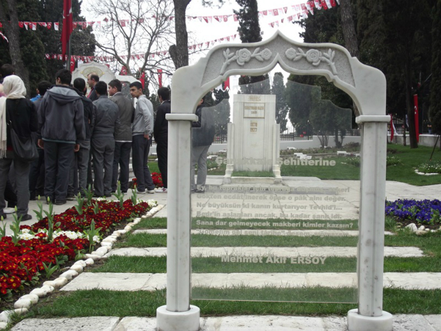 Bilinçli Gençler Derneği - Türkiye Bilinçli Gençlik Projesi - "ŞEHİTLİĞİ ZİYARET" - Yakacık Teknik ve Endüstri Meslek Lisesi - İSTANBUL