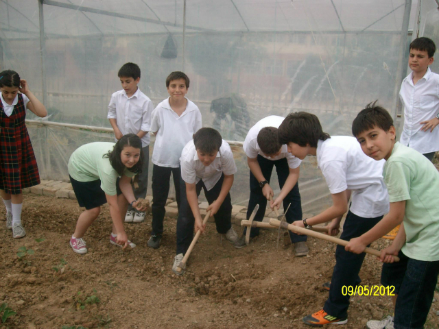 Bilinçli Gençler Derneği - Türkiye Bilinçli Gençlik Projesi - "ECO GARDEN(EKOLOJİK BAHÇE)" - Gaziemir Atatürk Ortaokulu - İZMİR