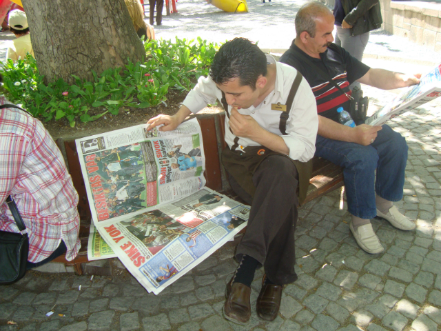 Bilinçli Gençler Derneği - Türkiye Bilinçli Gençlik Projesi - "OKUYORUM - OKUTUYORUM" - Ahmet Vefik Paşa İlköğretim Okulu - ANKARA