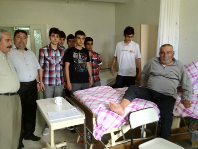 Bilinçli Gençler Derneği - Türkiye Bilinçli Gençlik Projesi - "BİR İYİLİK YAP" - ÇORUM