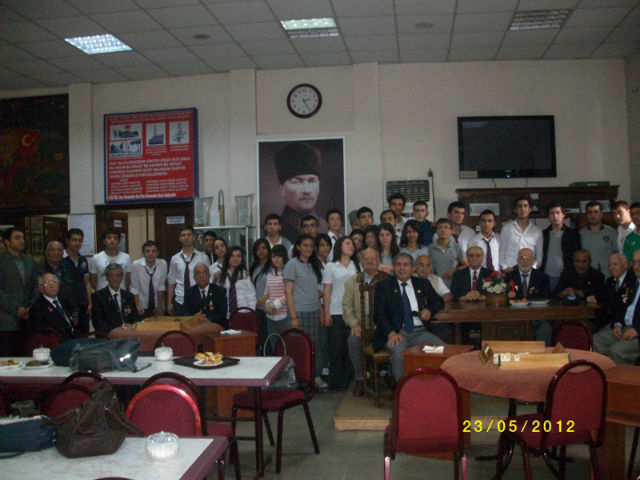 Bilinçli Gençler Derneği - Türkiye Bilinçli Gençlik Projesi - "GAZİ LİSESİ GAZİLERLE BULUŞUYOR" - Bağcılar Gazi Lisesi - İSTANBUL