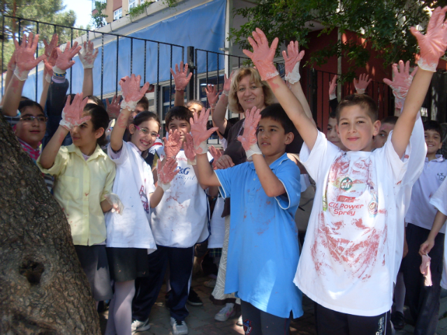 Bilinçli Gençler Derneği - Türkiye Bilinçli Gençlik Projesi - "OKULUMUZU GÜZELLEŞTİRELİM" - Yahya Kemal Beyatlı İlköğretim Okulu - İSTANBUL