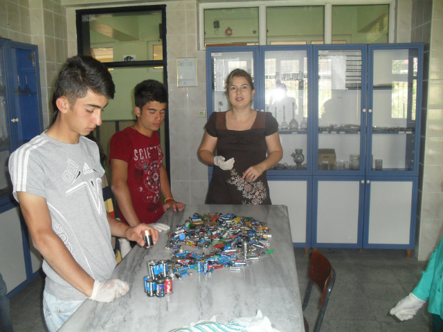 Bilinçli Gençler Derneği - Türkiye Bilinçli Gençlik Projesi - "ATIK PİLİNİ GETİR ÇEVRENİ KORU" - Sivas Lisesi - SİVAS
