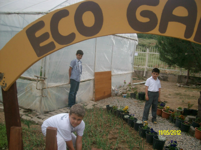 Bilinçli Gençler Derneği - Türkiye Bilinçli Gençlik Projesi - "ECO GARDEN(EKOLOJİK BAHÇE)" - Gaziemir Atatürk Ortaokulu - İZMİR