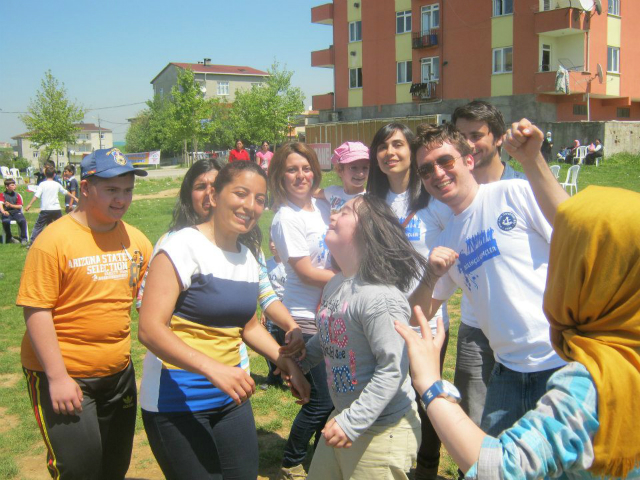 Bilinçli Gençler Derneği - Türkiye Bilinçli Gençlik Projesi - "ENGELLERİ UÇURUYORUZ" - Piri Reis Üniversitesi Bilinçli Gençler Topluluğu - İSTANBUL