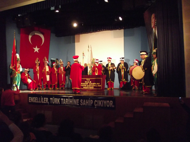 Bilinçli Gençler Derneği - Türkiye Bilinçli Gençlik Projesi - "OTİSTİK GENÇLER TARİHİNE SAHİP ÇIKIYOR" - Sabahat Akşıray Oçem - İZMİR