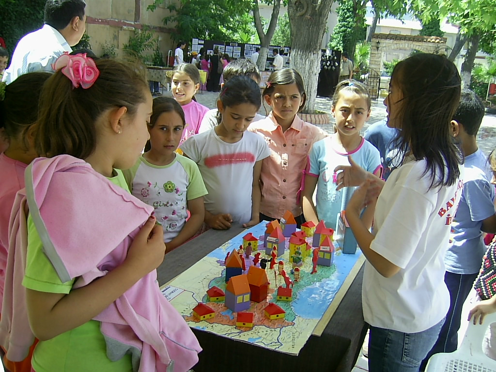 Bilinçli Gençler Derneği - Türkiye Bilinçli Gençlik Projesi - "TEHLİKENİN FARKINDA MISINIZ?" - Bayramiç Gazi İlköğretim Okulu - ÇANAKKALE