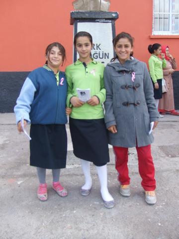 Bilinçli Gençler Derneği - Türkiye Bilinçli Gençlik Projesi - "ANNEMİ SEVİYORUM, ANNEMİ KORUYORUM" - Kemerkaya Ortaokulu - AFYONKARAHİSAR