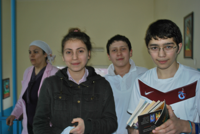 Bilinçli Gençler Derneği - Türkiye Bilinçli Gençlik Projesi - "EL ELE VAN" - Samandıra İlköğretim Okulu - İSTANBUL
