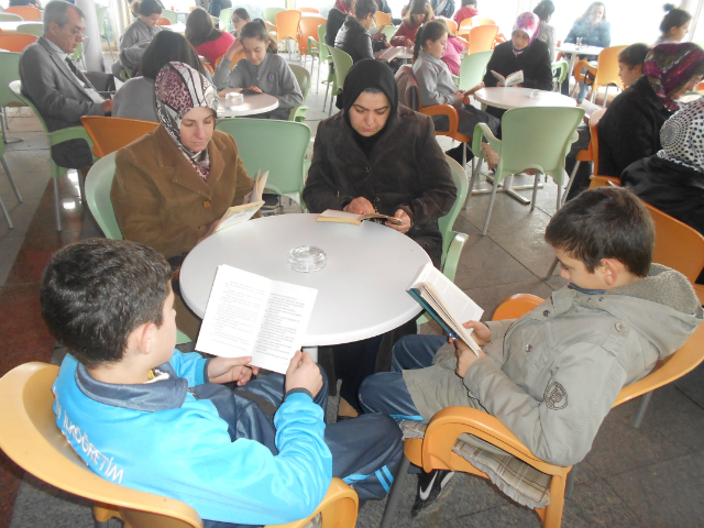 Bilinçli Gençler Derneği - Türkiye Bilinçli Gençlik Projesi - "AİLEMLE OKUYORUM" - Bandırma Fatih Ortaokulu - BALIKESİR