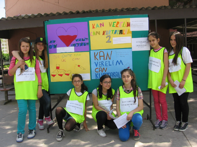 Bilinçli Gençler Derneği - Türkiye Bilinçli Gençlik Projesi - "KAN VERELİM CAN KURTARALIM-2" - Bergama Zübeyde Hanım Ortaokulu - İZMİR