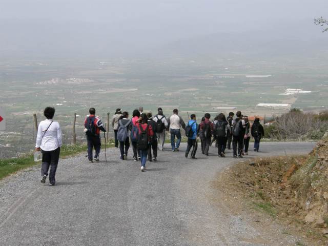 Bilinçli Gençler Derneği - Türkiye Bilinçli Gençlik Projesi - "SIRTIMDA KİTAPLAR KÖY YOLUNDAYIM" - Kutsan Anadolu Lisesi - İZMİR