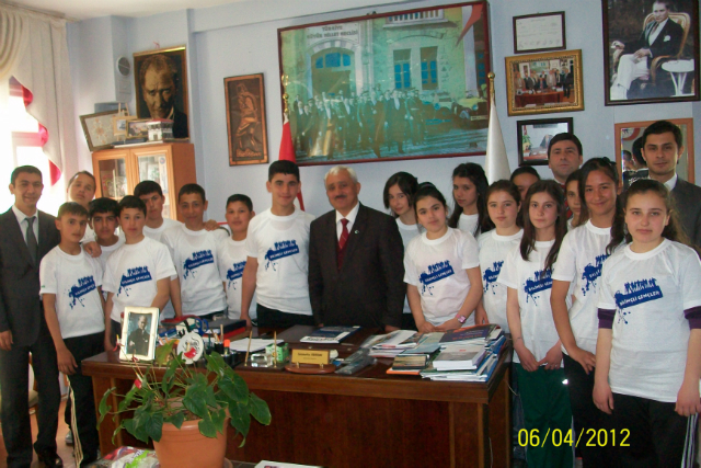 Bilinçli Gençler Derneği - Türkiye Bilinçli Gençlik Projesi - "YAŞLILARA SAYGI YAŞLILARA YARDIM" - Bademli Şükrü Saraçoğlu İlköğretim Okulu - İZMİR