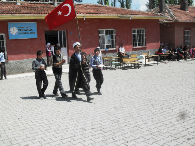 Bilinçli Gençler Derneği - Türkiye Bilinçli Gençlik Projesi - "GEÇMİŞİMİZİ UNUTMAYALIM!" - Bayat Pancarlık İlköğretim Okulu - ÇORUM